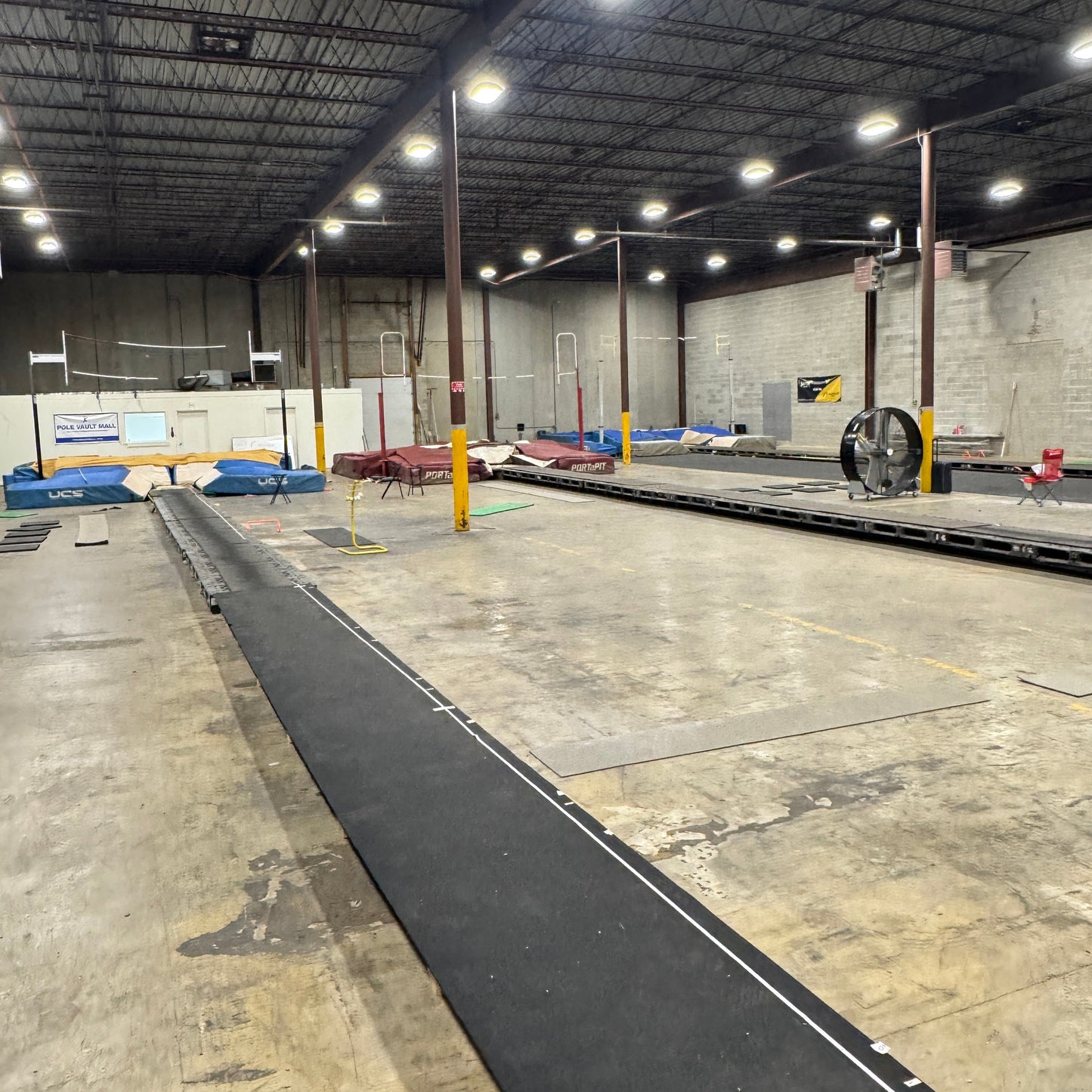 Indoor Pole Vault & High Jump in Maryland [Sandstorm]