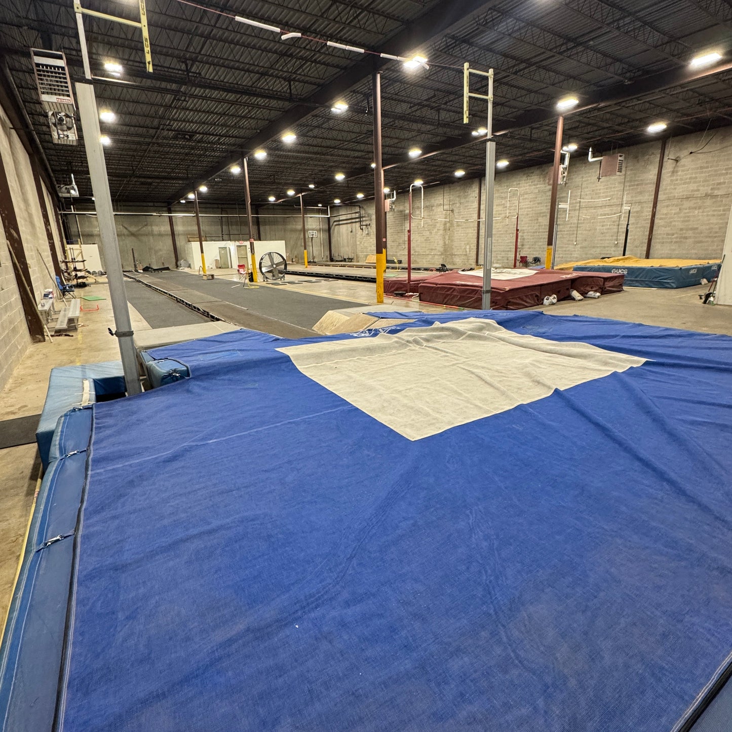 Indoor Pole Vault & High Jump in Maryland [Sandstorm]